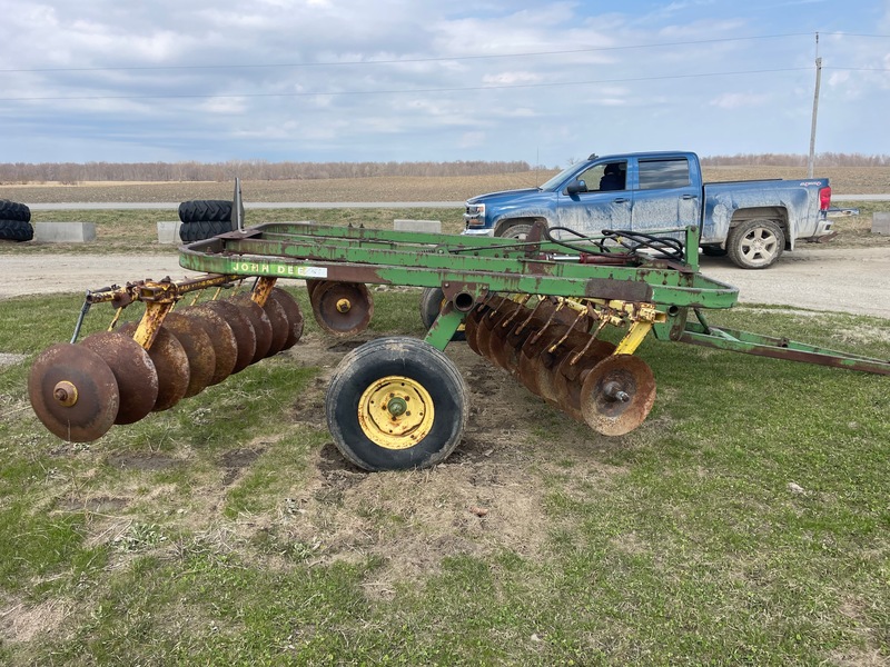 Tillage - Discs  John Deere 210 Disc - 11 Foot Photo